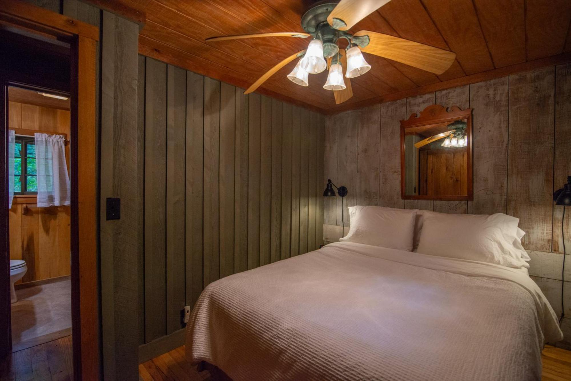 Moore House Inn & Cabins Marlinton Pokoj fotografie