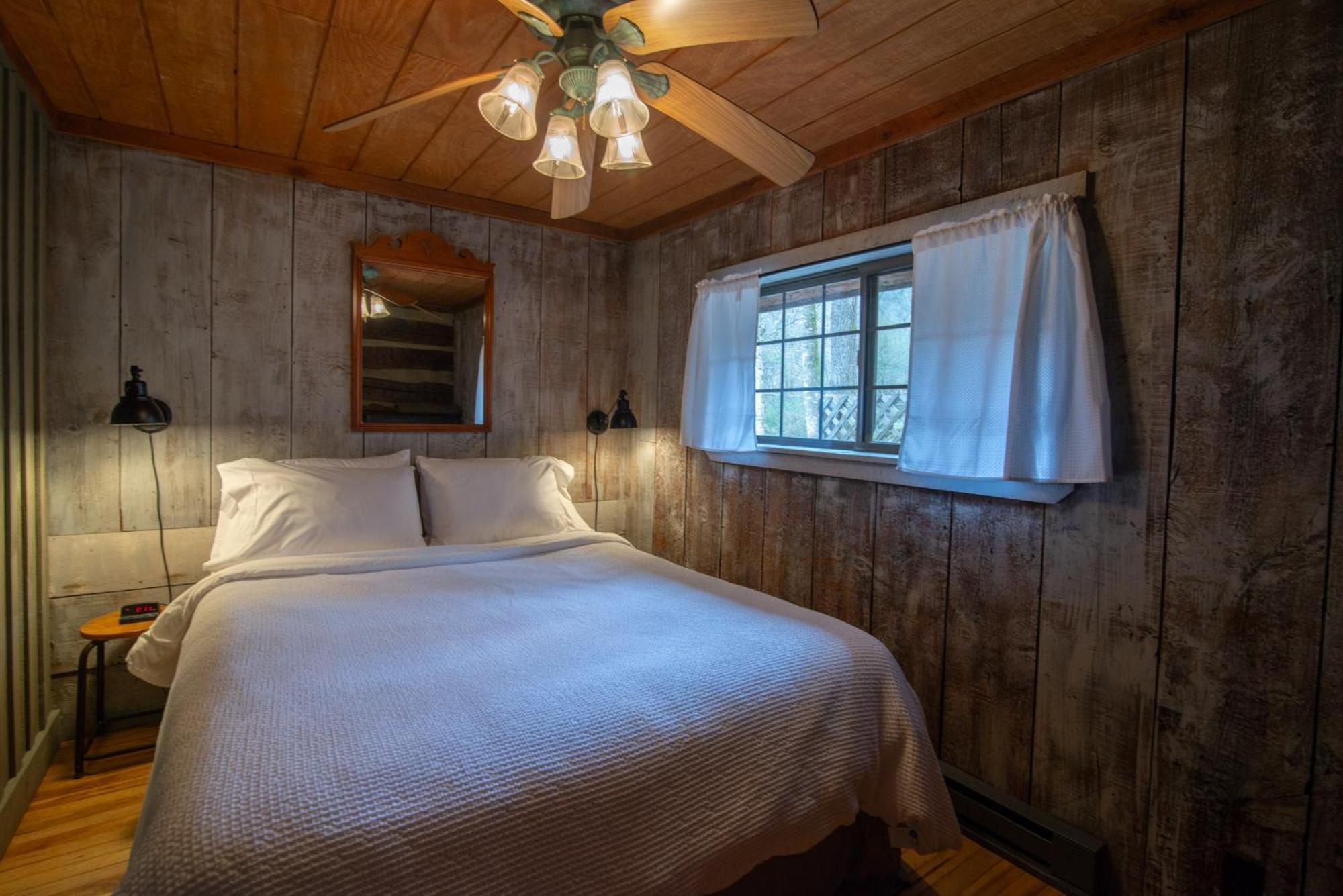 Moore House Inn & Cabins Marlinton Pokoj fotografie